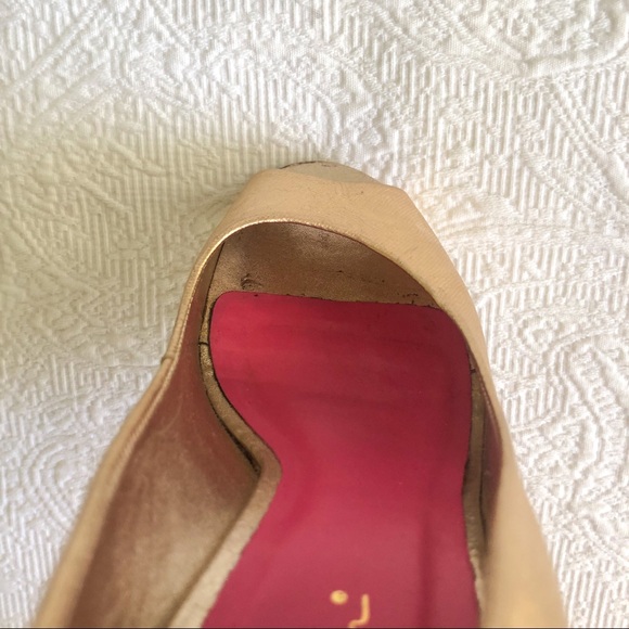Lilly Pulitzer Resort Chic Wedge in Gold size 6 - Picture 4 of 9